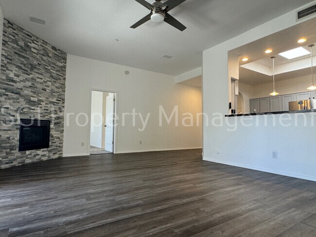 Photo - 11548 N 114th Pl