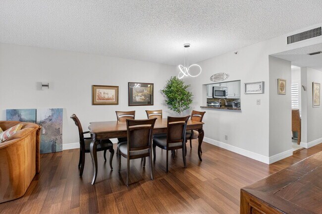 Photo - 6866 Huntington Ln Unit 607