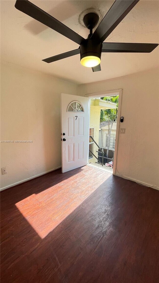 Photo - 1857 Buchanan St Unit 7