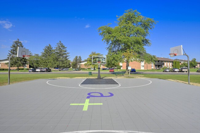 Acclaim at Hinsdale Lake