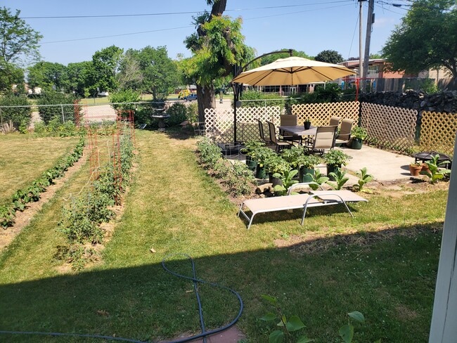 Yard - 4402 Dwight Dr Unit A