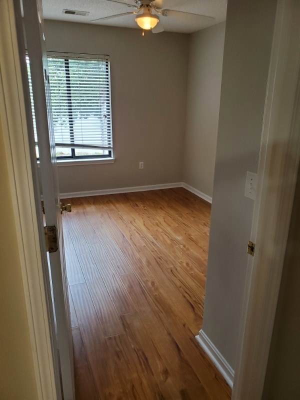 Photo - 501 Pinewood Rd Unidad D