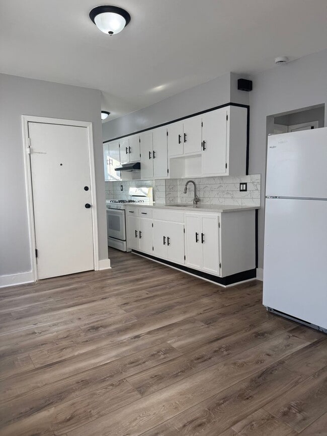 Photo - 253 Ampere Pkwy Unit 1