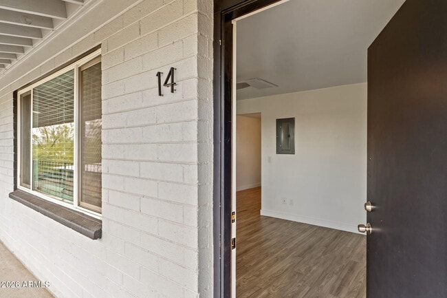 Building Photo - 1707 N 18th St Unit B14