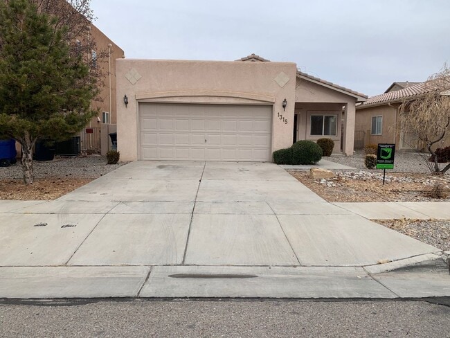 Building Photo - Fantastic 3 Bedroom, 2 Bath Home In The NE!