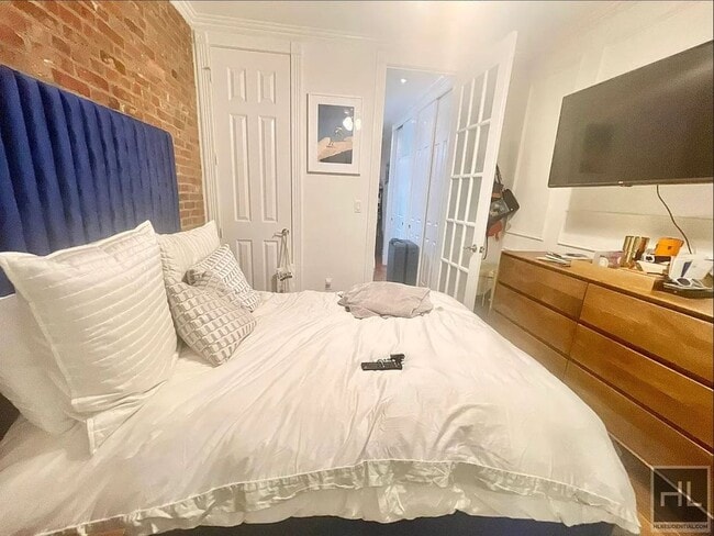 Building Photo - East 6th Street