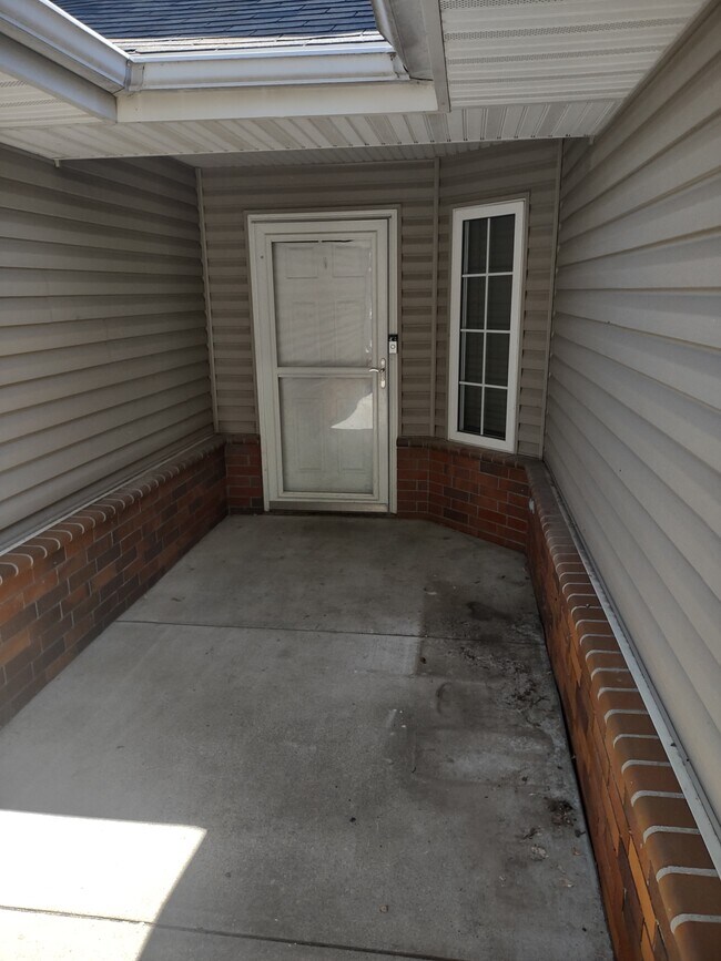 2233 Surfside Dr Townhome Townhome Rental in Lincoln NE