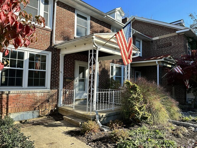 Building Photo - 389 Oak Terrace Rental