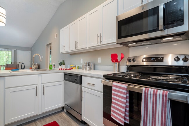 Photo - Ponds at Georgetown Apartments