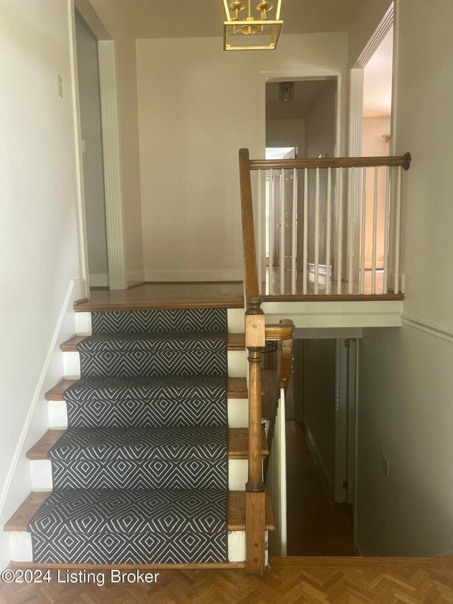 Photo - 3914 1/2 Elmwood Ave