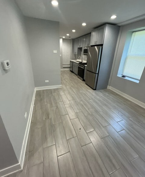 Building Photo - 926 W 32nd Pl Unit G