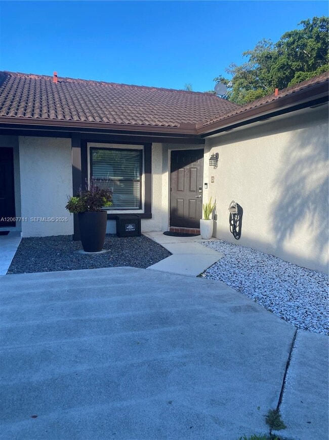 Building Photo - 4810 SW 152nd Pl