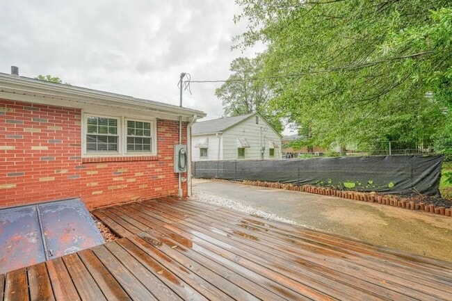 Photo - 215 Collins Ave