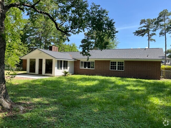 Building Photo - 2221 Salem Dr W Rental