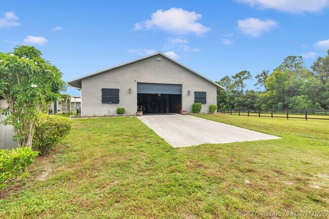 2770 E Rd