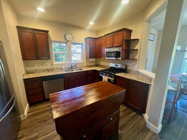 Photo - 3610 Jerome Ln