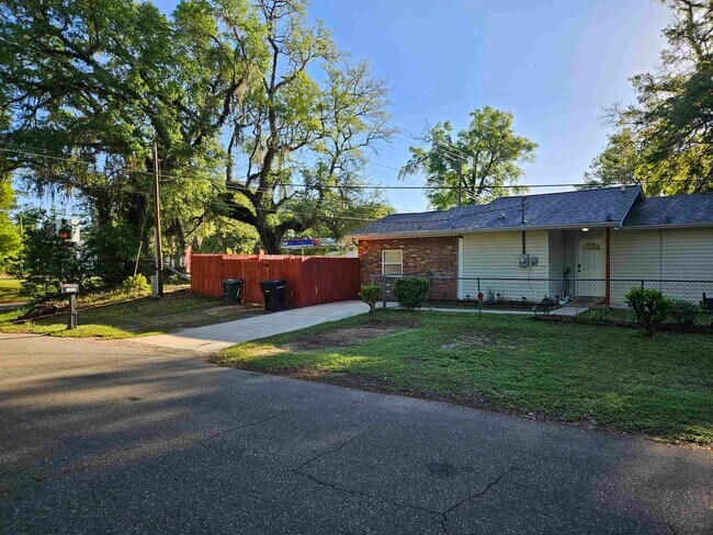 Photo - 1417 W Orange Ave