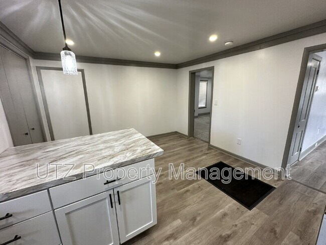 Photo - 24 Manchester Ave Unit #1