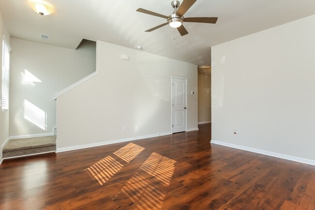 Photo - 179 Morning Line Dr