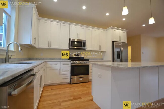 Building Photo - 7B Sparhawk St Rental