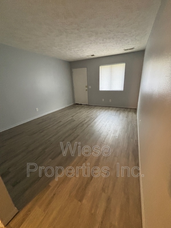 Photo - 824 E Ridgely Ave