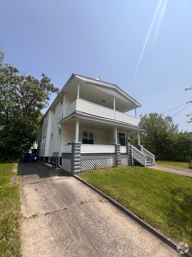 Building Photo - 4275 E 114th St Unit UP Rental