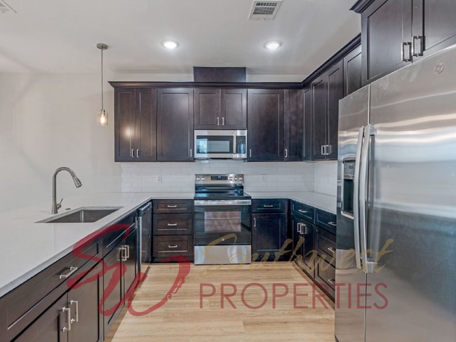 Photo - Gorgeous 3 bedroom townhome with a quick, easy walk to TSU campus!