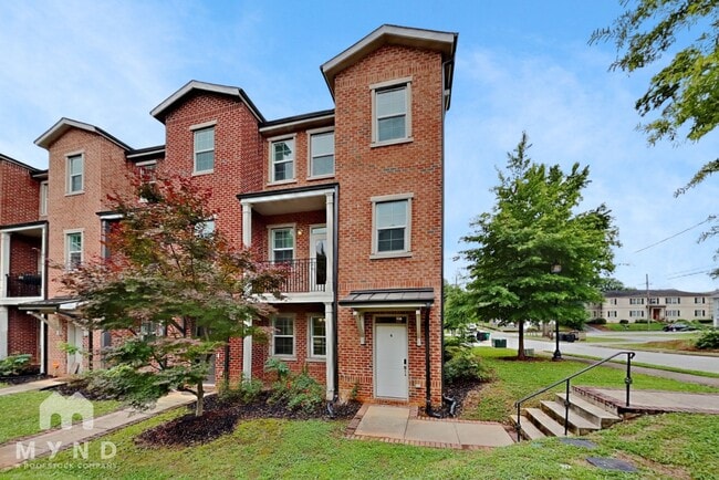 Building Photo - 1777 Temple Ave