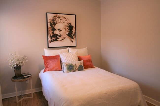 Photo - Cozy 2 bedroom brick home!!