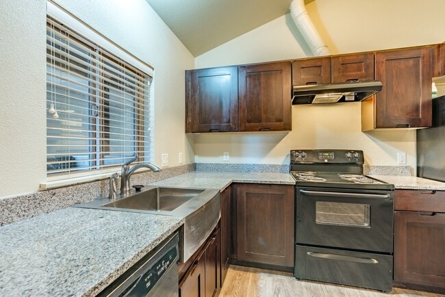 Photo - #309 CASCADE VIEW COMMONS