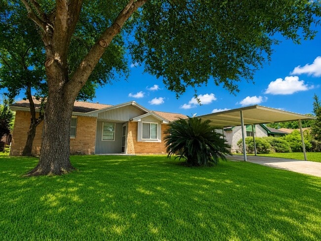 Building Photo - 723 Onaleigh Dr