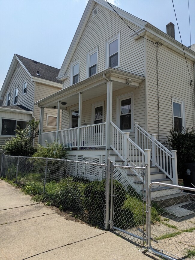 Building Photo - 56 Clayton St Rental