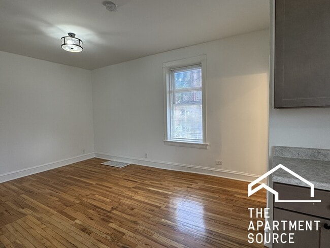 Photo - 3915 W Potomac Ave Unit 1