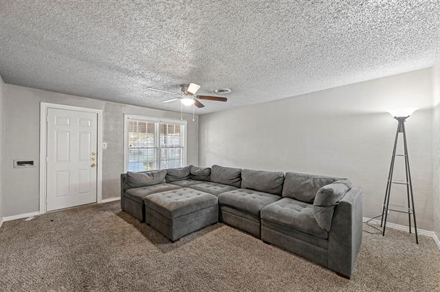 Photo - 4900 Hope St