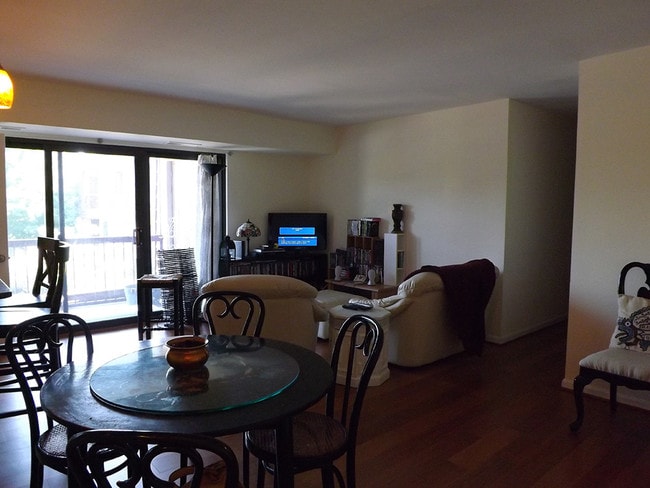 main dining space - 12702 Veirs Mill Rd Unit 301