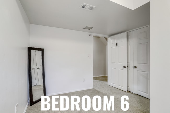 Photo - 2860 S Golden Way