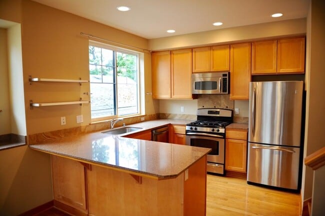 Photo - 3 bedroom in Seattle WA 98115