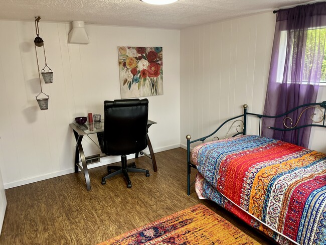 Photo - 979 Manchester Rd