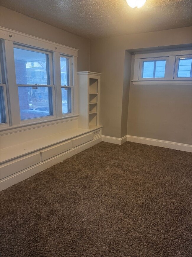 Photo - 665 E 131st St