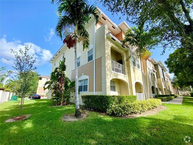 Building Photo - 8899 NW 107th Ct Unit 111 Rental