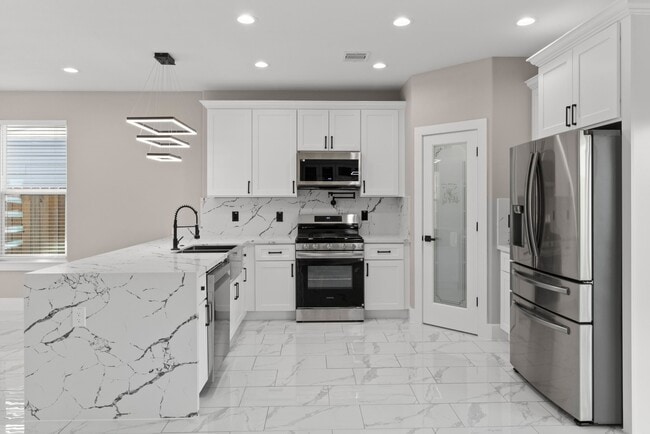 Photo - 7925 Colonial Ln