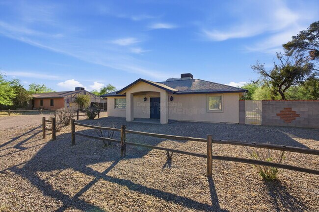 Photo - 1901 N Rosemont Blvd