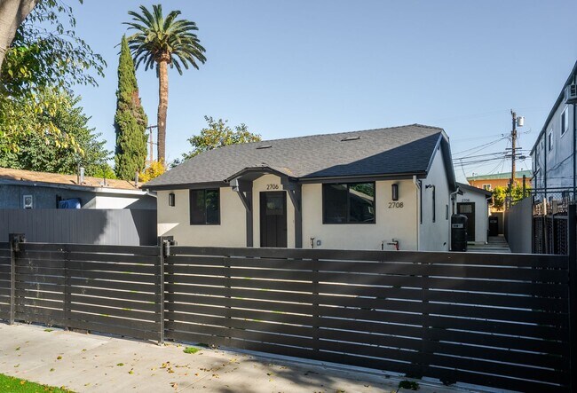 2706 Cochran Ave Unit 2708 S. Cochran Avenue