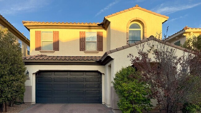 Building Photo - 4-bed, 2.5 bath, 2,498 sq ft home in Mount...