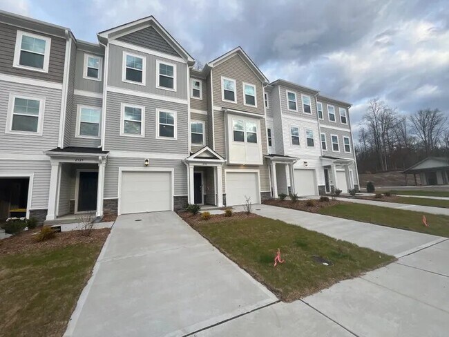 Photo - 2529 Chert Ln
