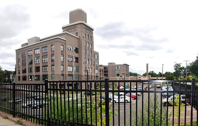 Buzza Lofts of Uptown