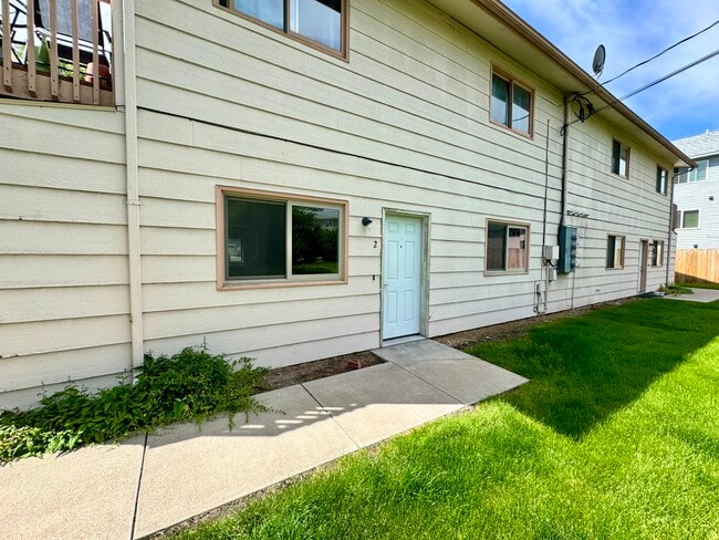 Building Photo - 2340 Fairview Ave Unit 2