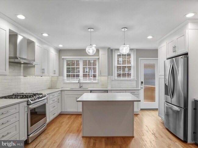 Photo - 808 S Oak St