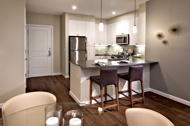 Kitchen and dining room - Avalon Quincy