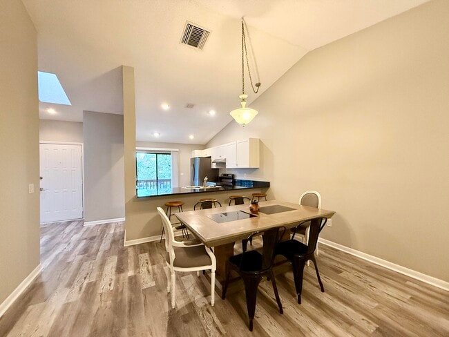 Photo - 12969 Pennypacker Trail Unidad 15